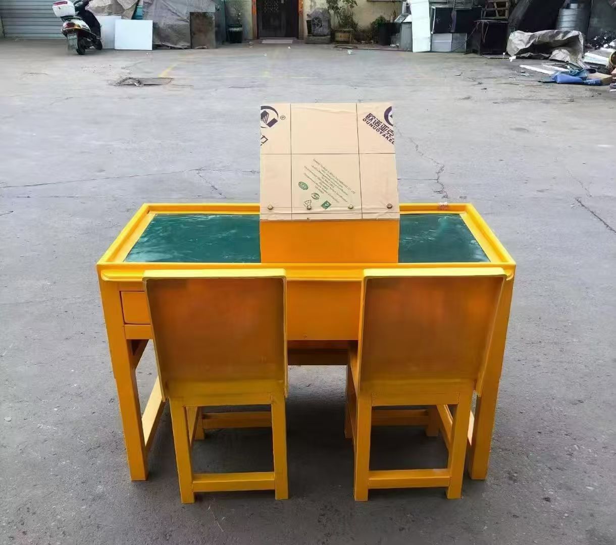峨蔓镇防静电导通桌井下煤矿火工品发放桌：危险品流转的安全守护者